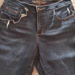 Ruffled Denim Capri Jean